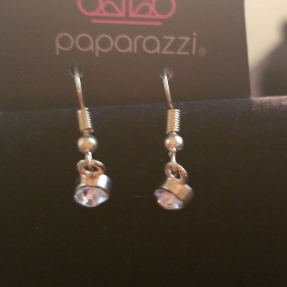 NECKLACE AND EARRING SET - Picture 3 of 5